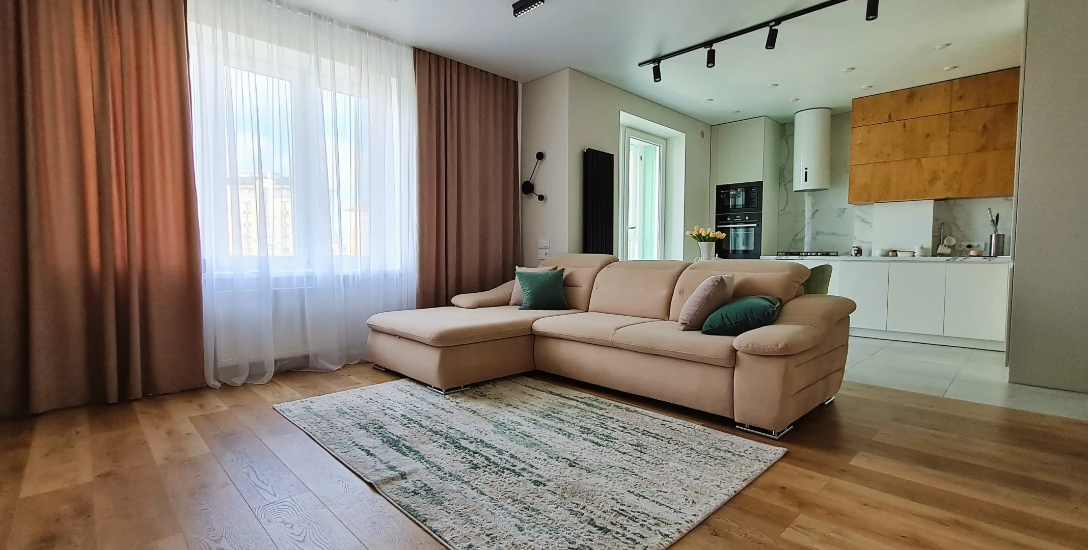 Апартаменты трехкомнатные с Дизайнерским ремонтом Олимпия Запад