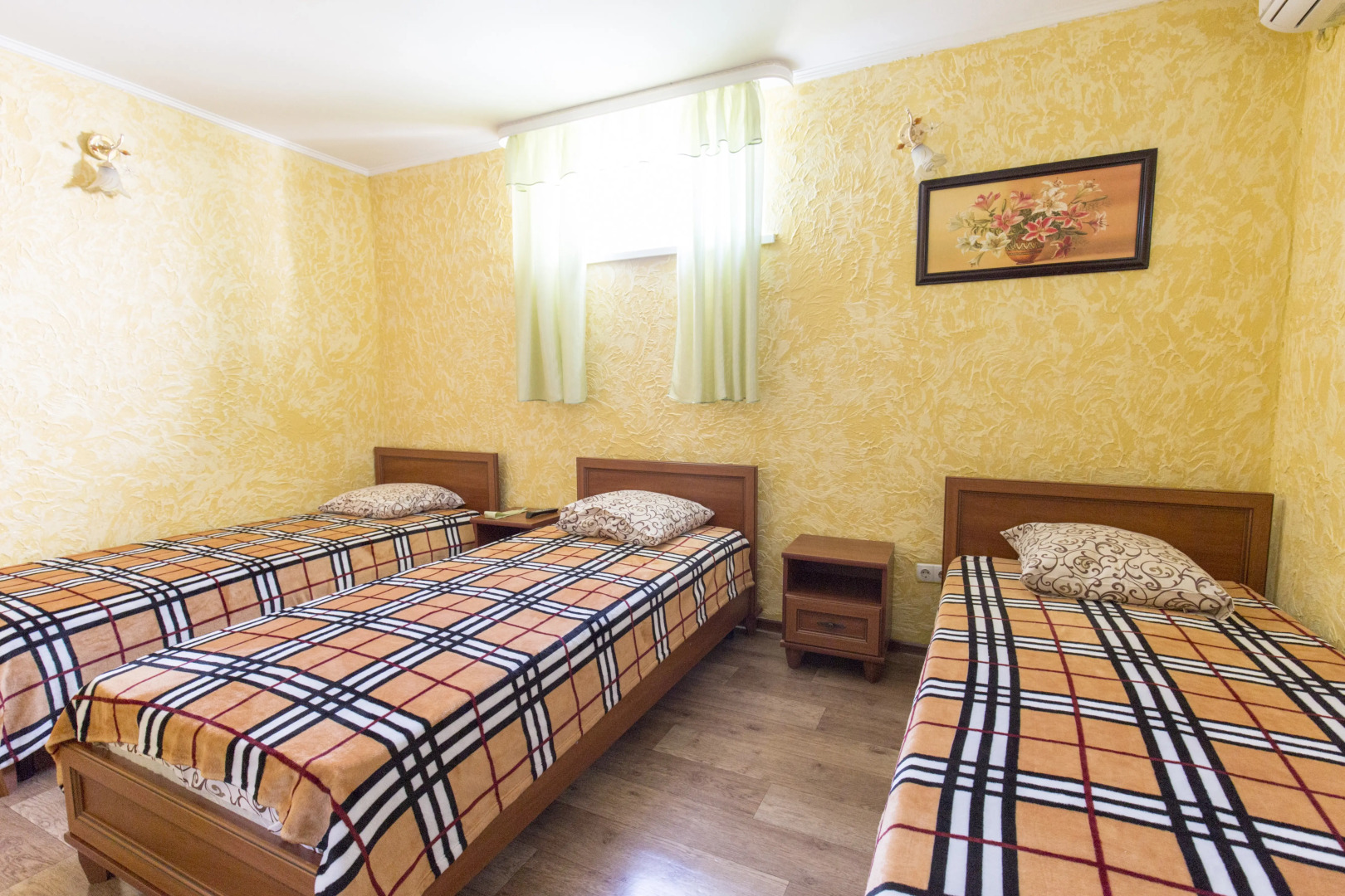 U Yudzhina Guest House