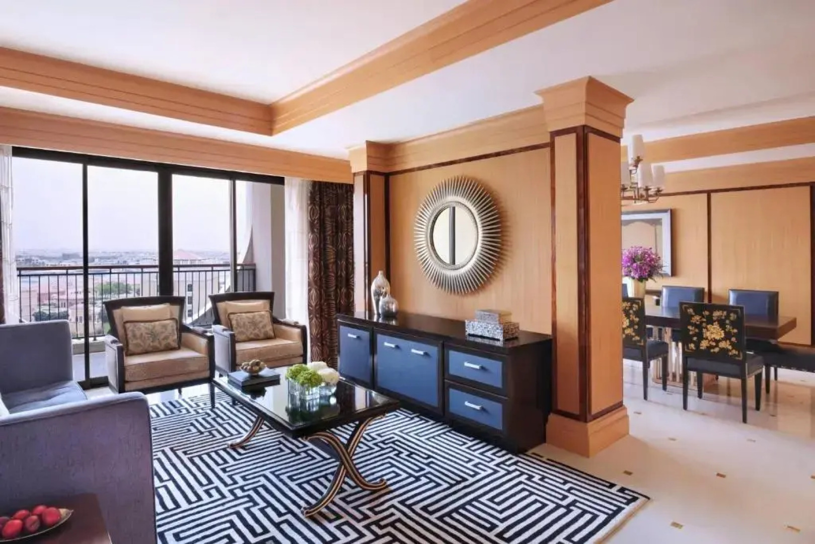 Отель The Ritz-Carlton Abu Dhabi, Grand Canal