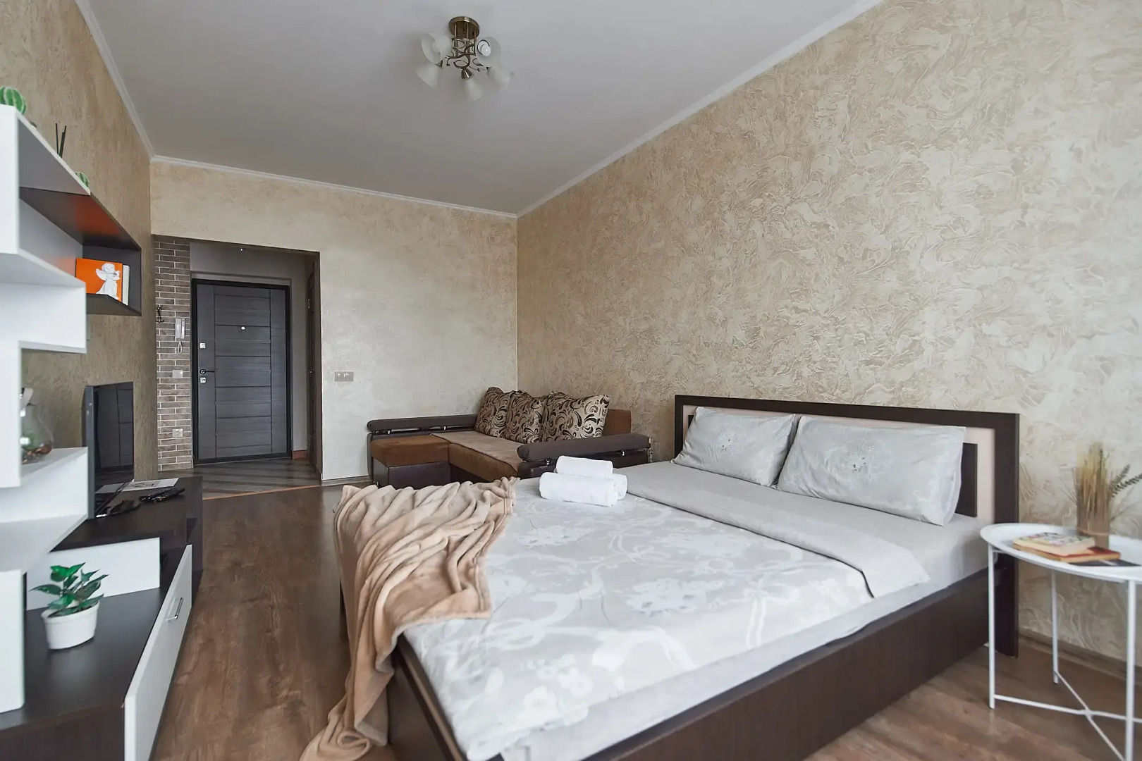 Апартаменты Тимирязева 10 Yellow