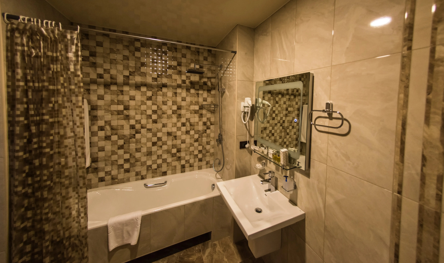 Курортный отель Elegant