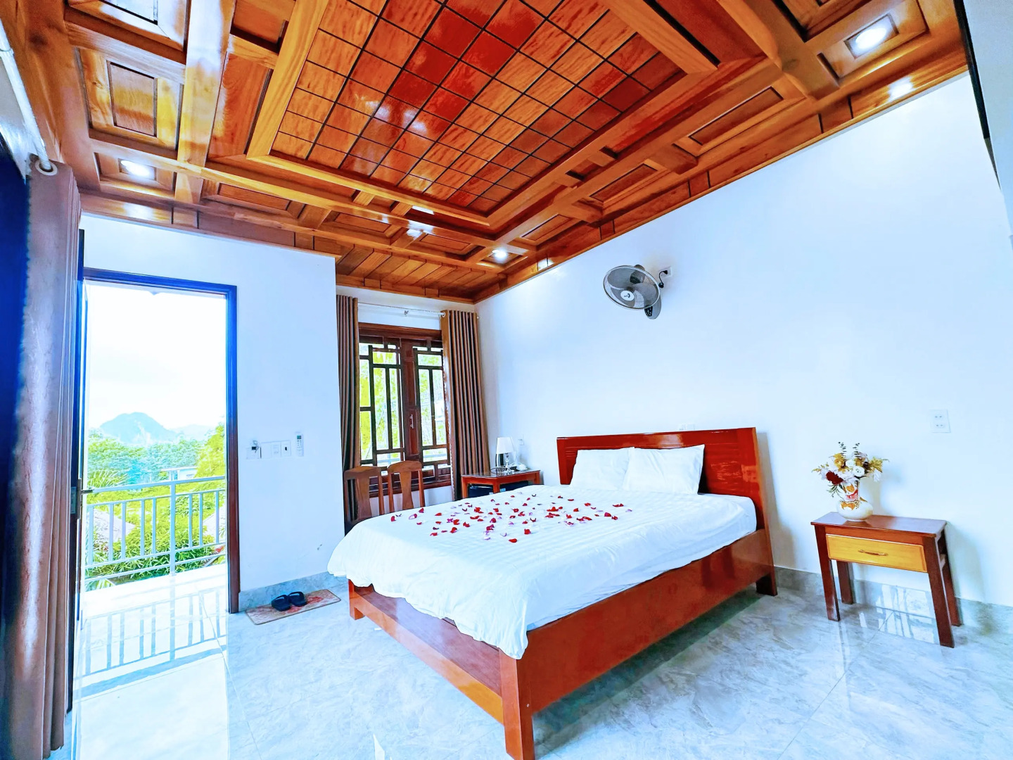 Отель The Hillside Homes