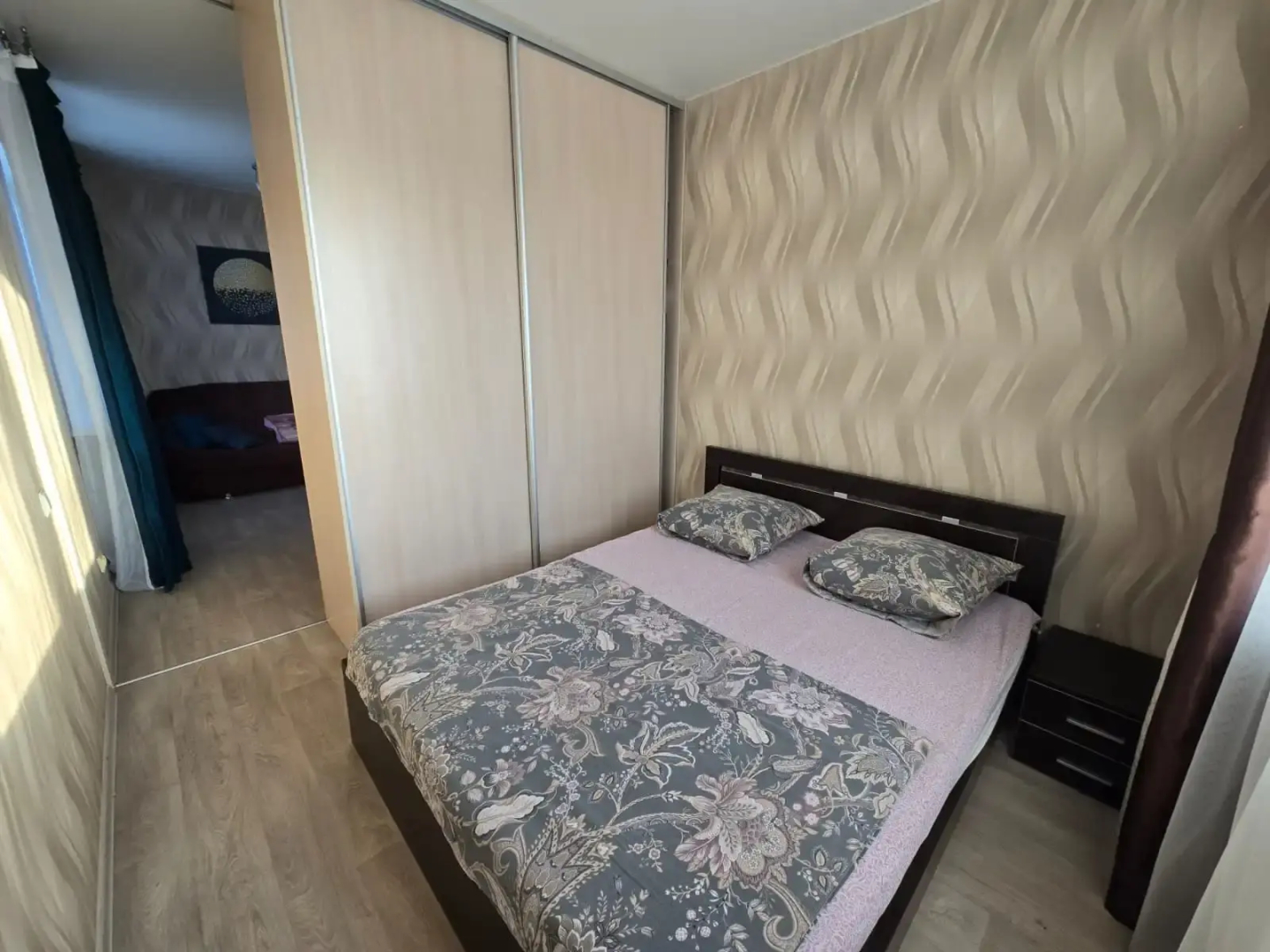 Квартира Трехкомнатная Сургут