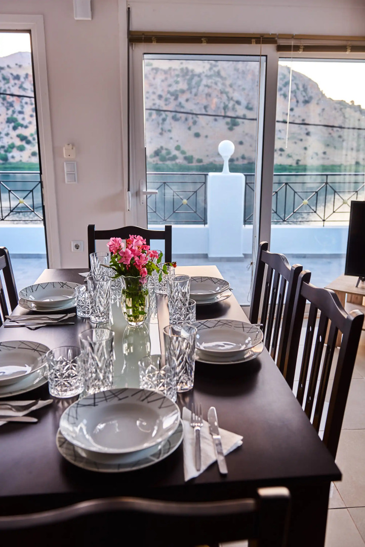 Отель Lake View Suites