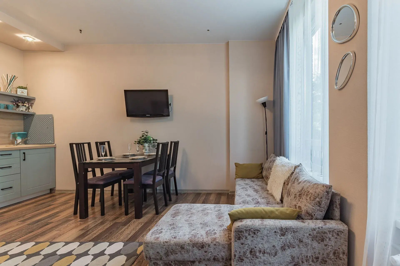 Апартаменты Просторные в Kм Tower Plaza 229