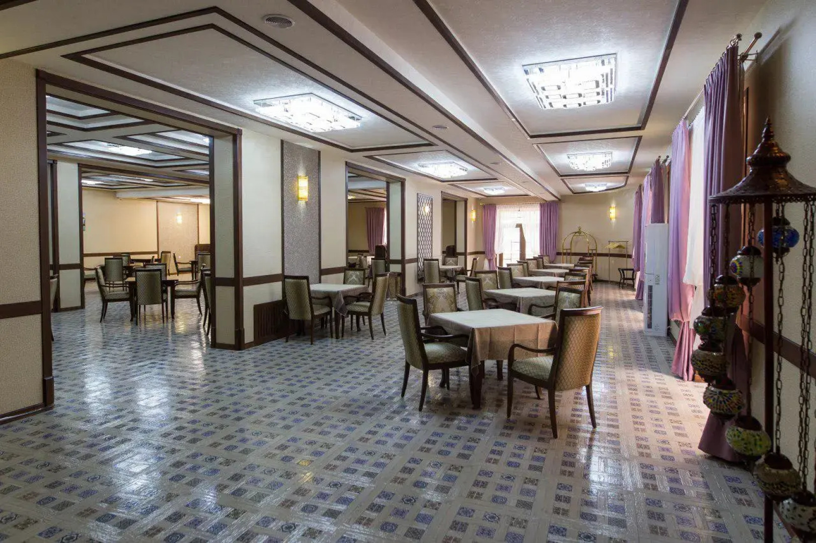 Отель Alexander