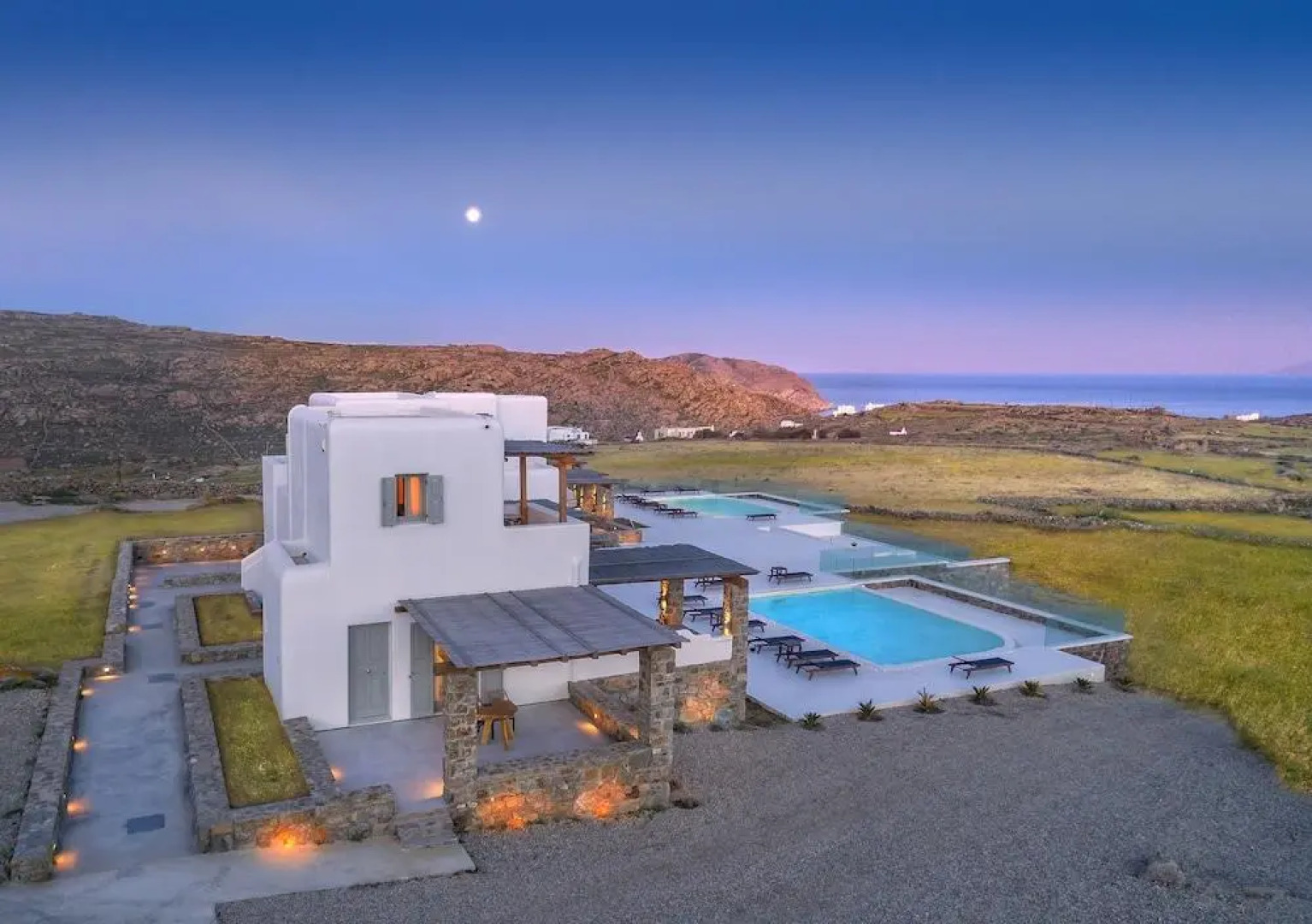 Отель Legendary Suites