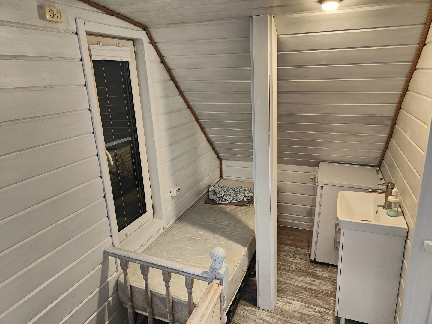 Частный дом Lux 130 кв.м в сосновом лесу на берегу озера в Рощино