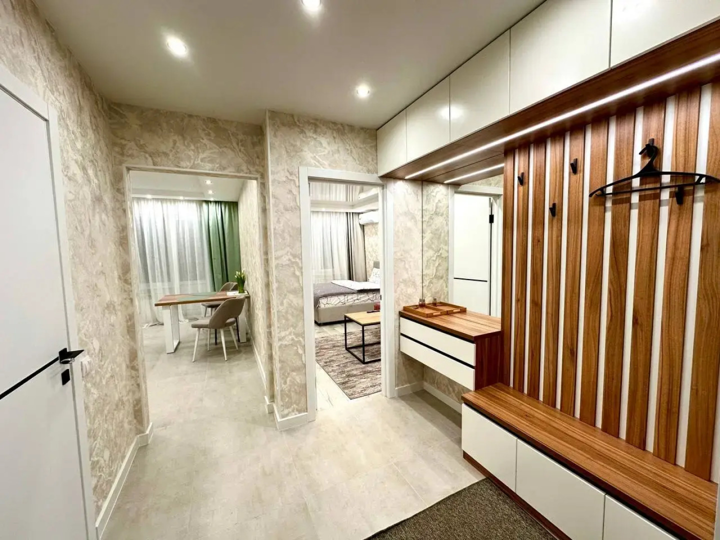 Апартаменты Fresh Room на улице Сергея Лазо д.5