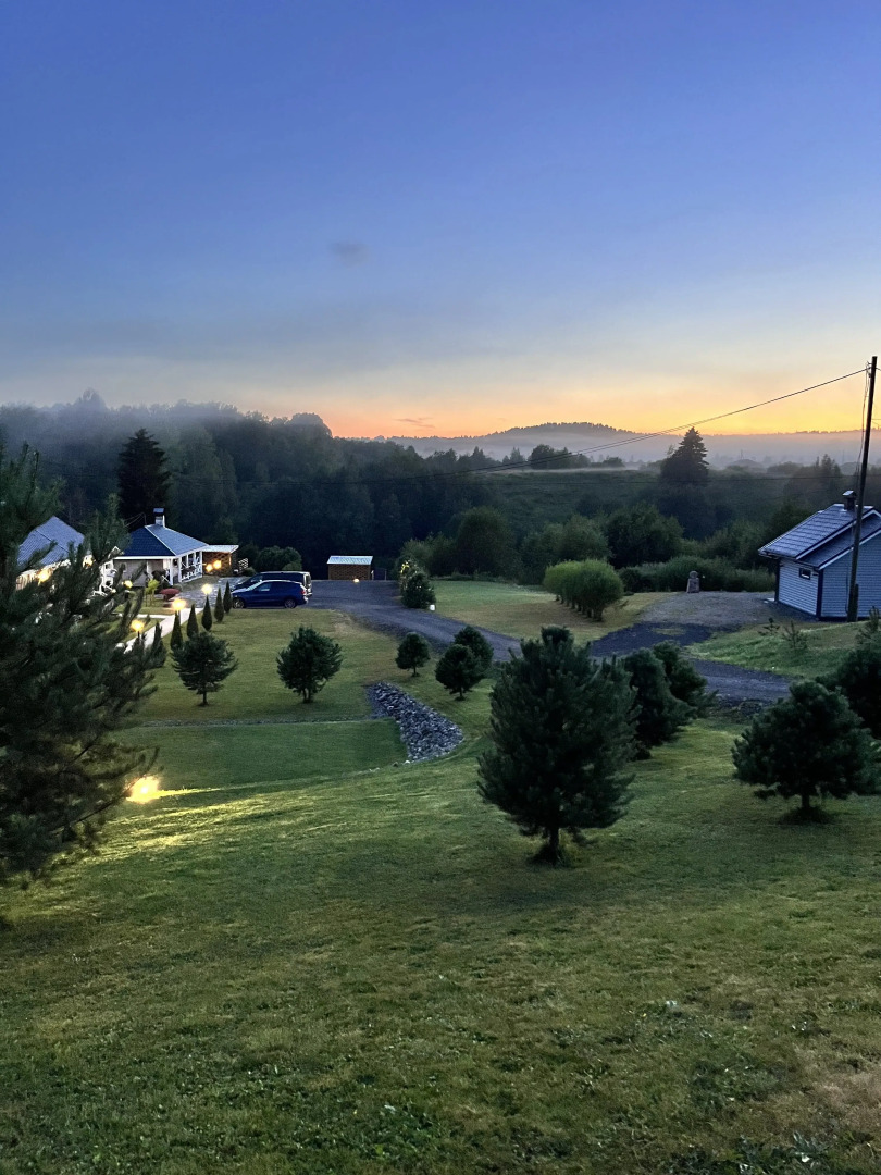 Частный дом у реки