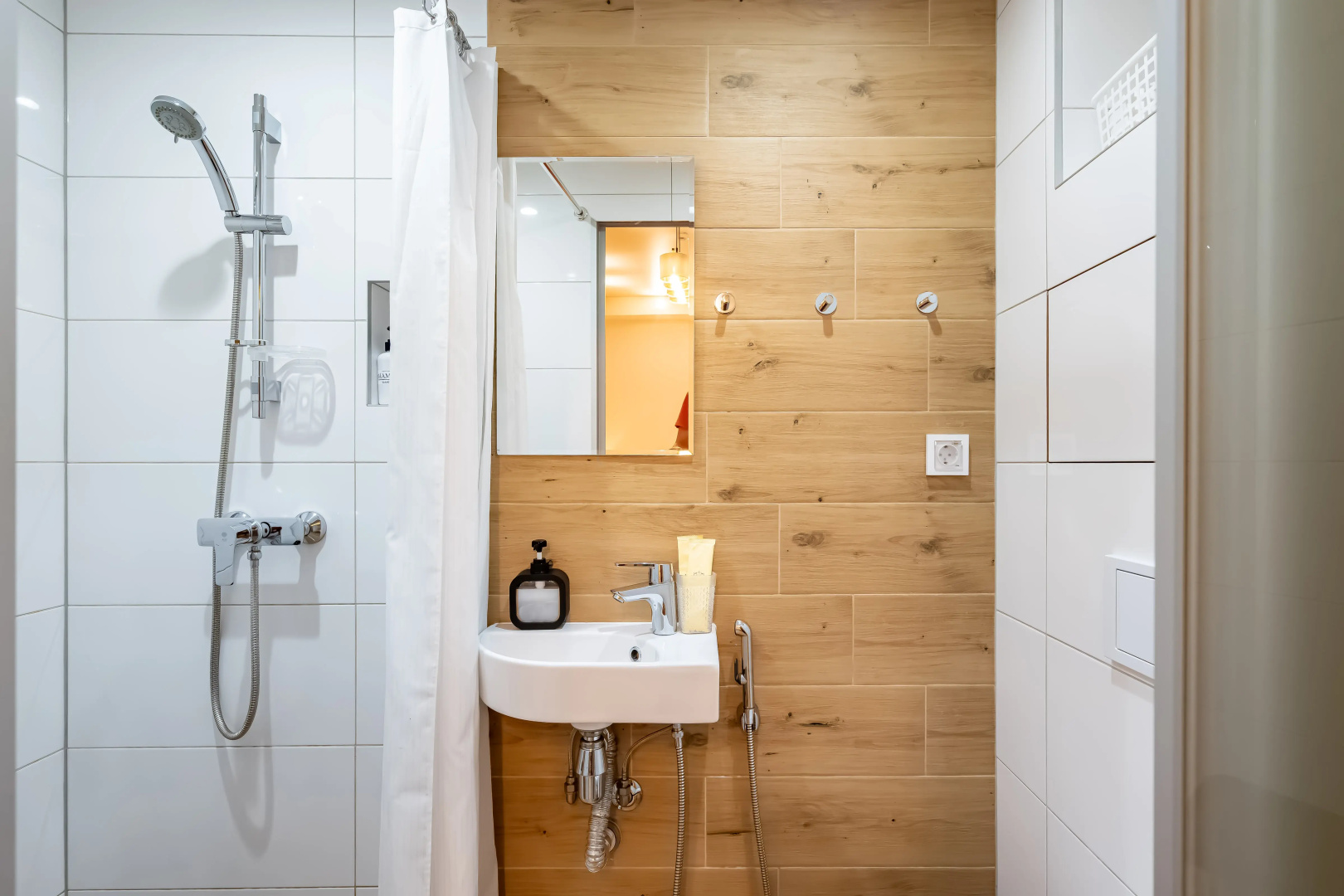 Апартаменты Sergeew Apartments 3-х комнатный Делюкс на Набережной Макарова