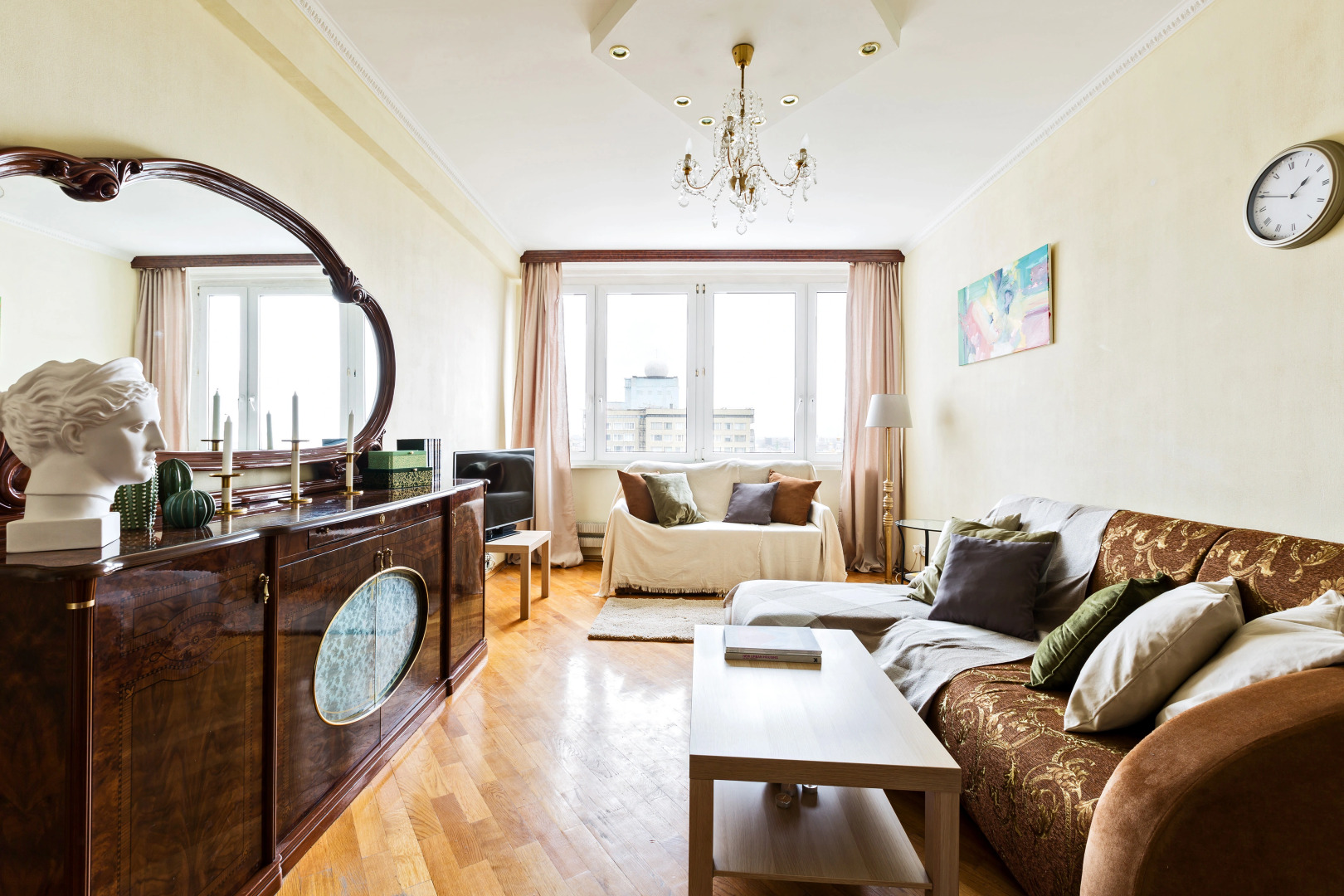 Great view on Kremlin 2 rooms apartment 23 floor