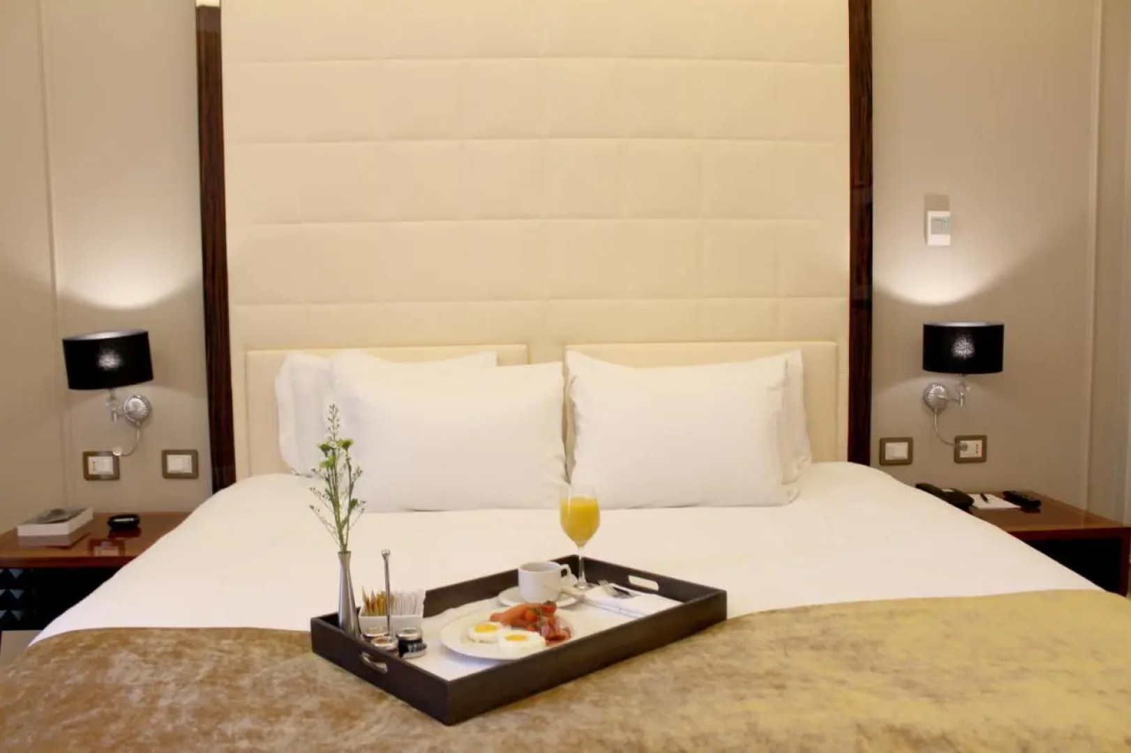 Отель Grand Hotel Yerevan