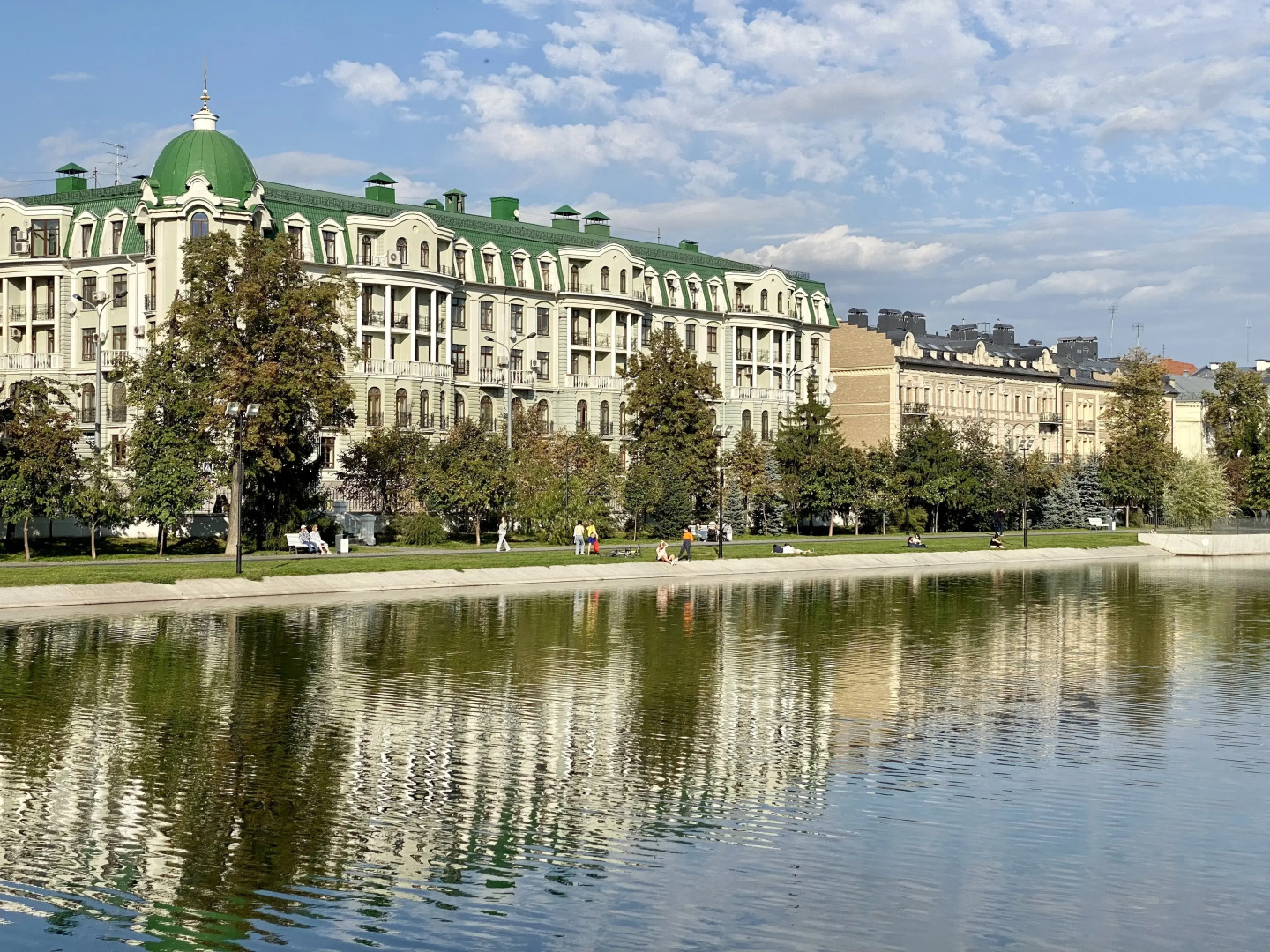 Видовая Двухкомнатная Элитная Квартира на Чёрном Озере