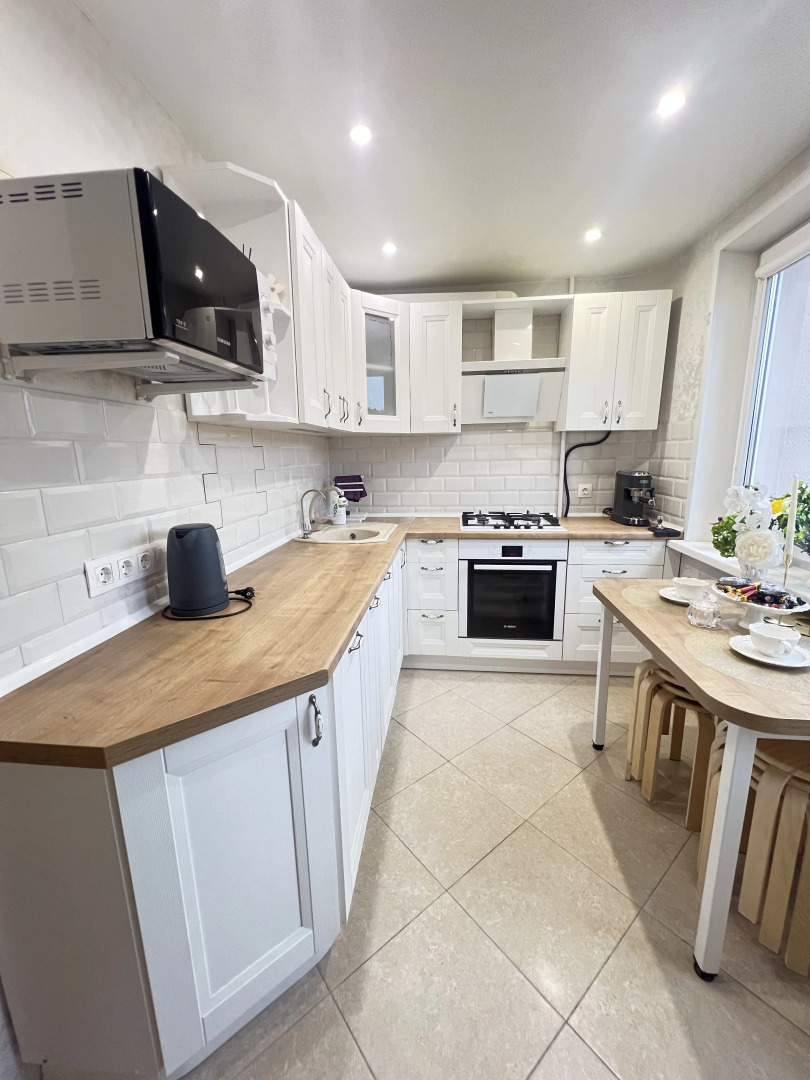 Квартира Большая 4-х комнатная квартира недалеко от центра