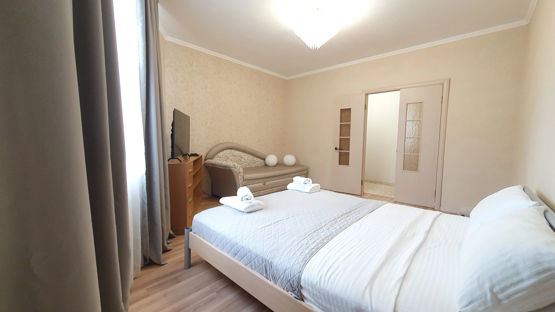 Апартаменты двухкомнатные на 11 этаже