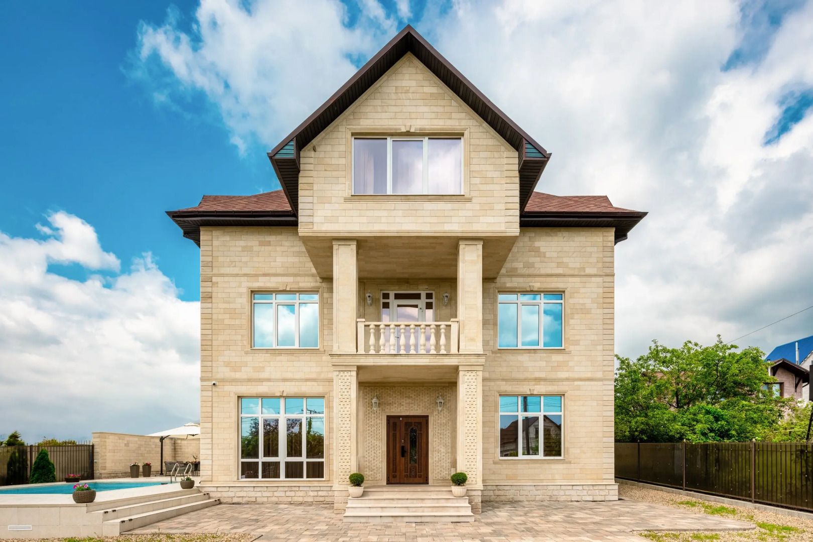 Вилла с подогреваемым бассейном и 6 спальнями