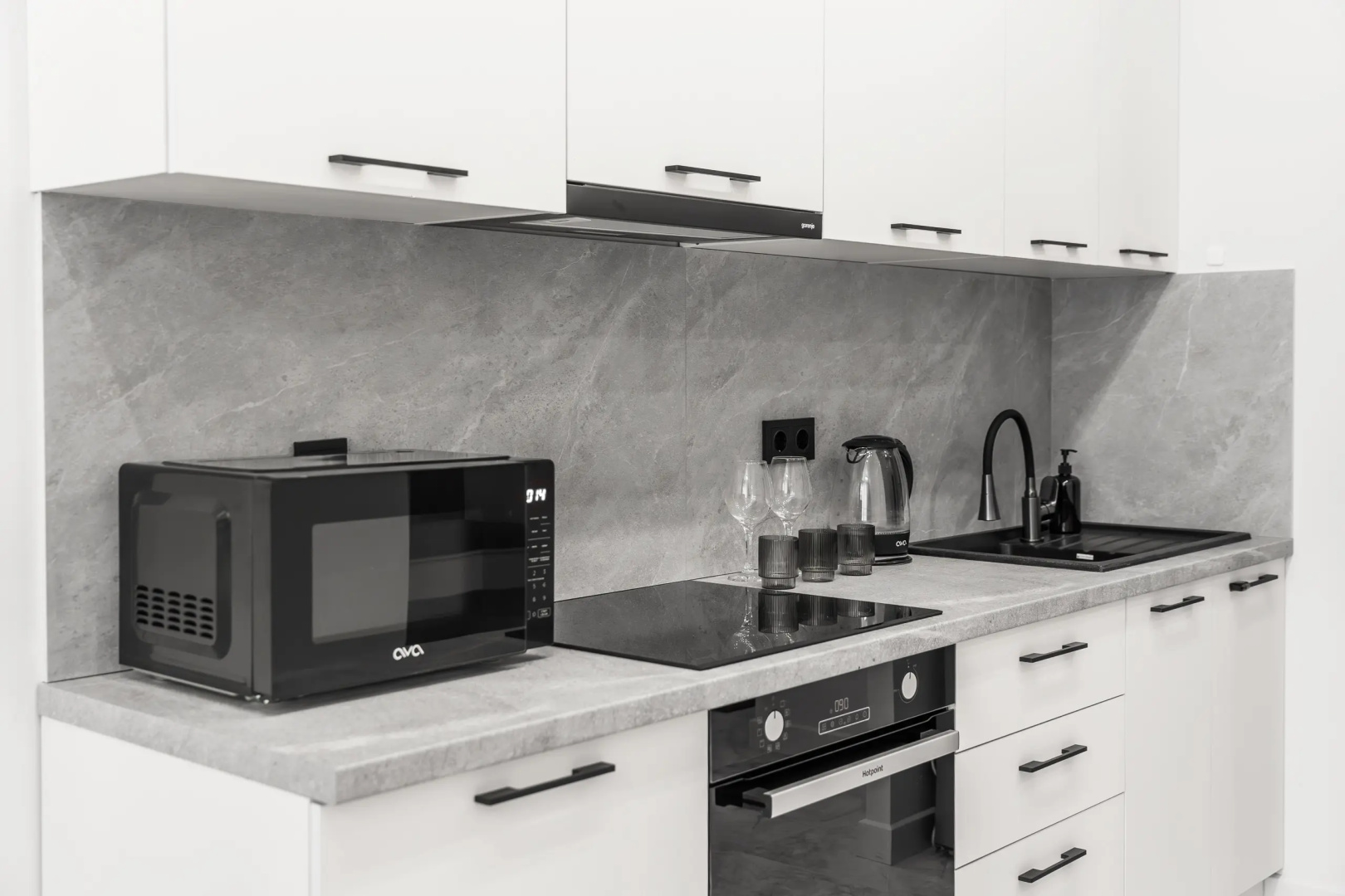Апартаменты ADT Meridian White Marble