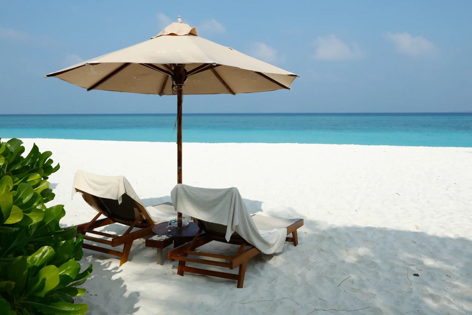 Отель The Barefoot Eco