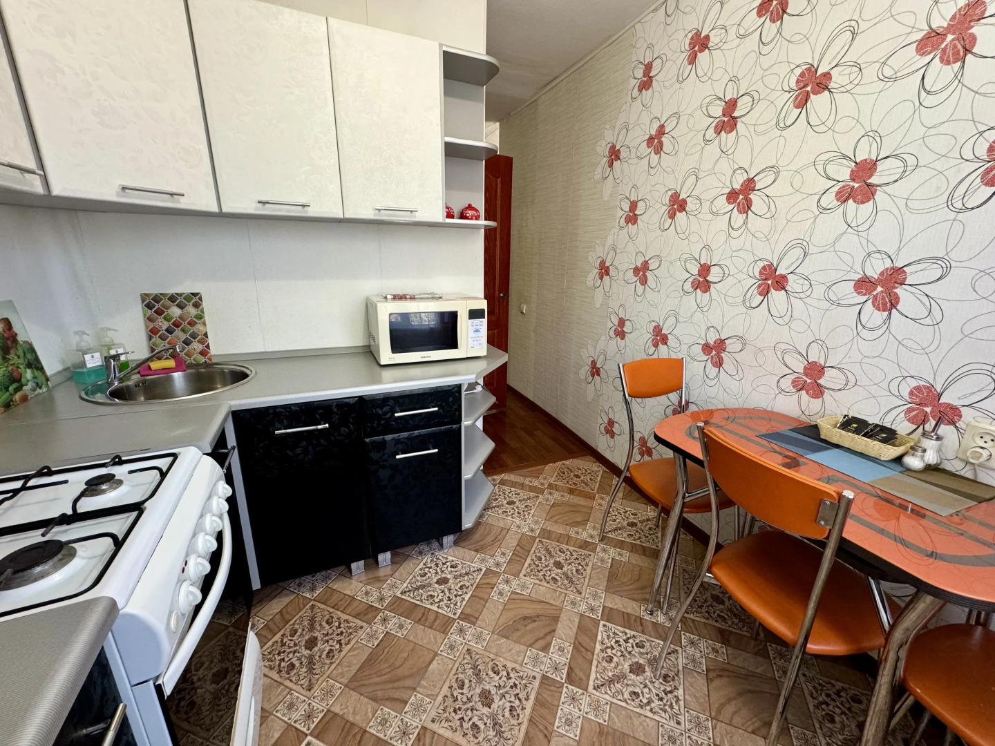 Апартаменты на Парижской коммуны 50