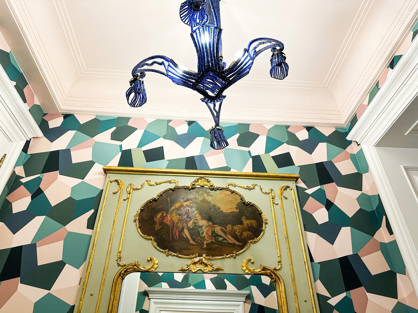 Апартаменты Эксклюзивная квартира Уголок Парижа