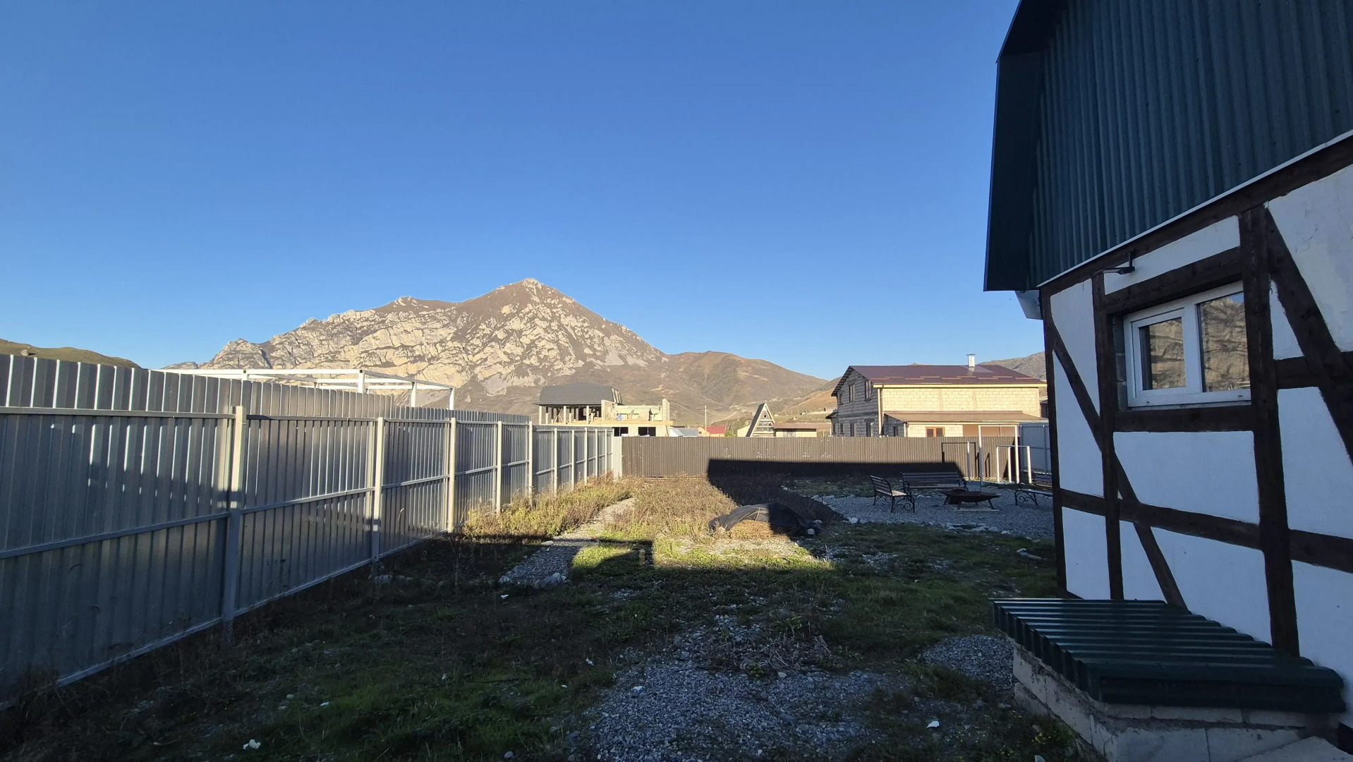 Частный дом с камином в горах