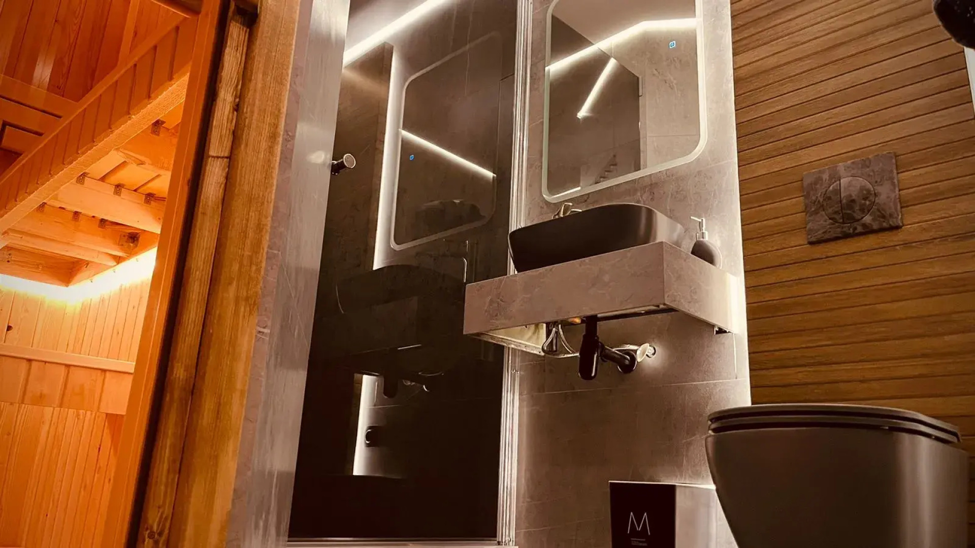 Апартаменты с дизайнерским ремонтом и сауной