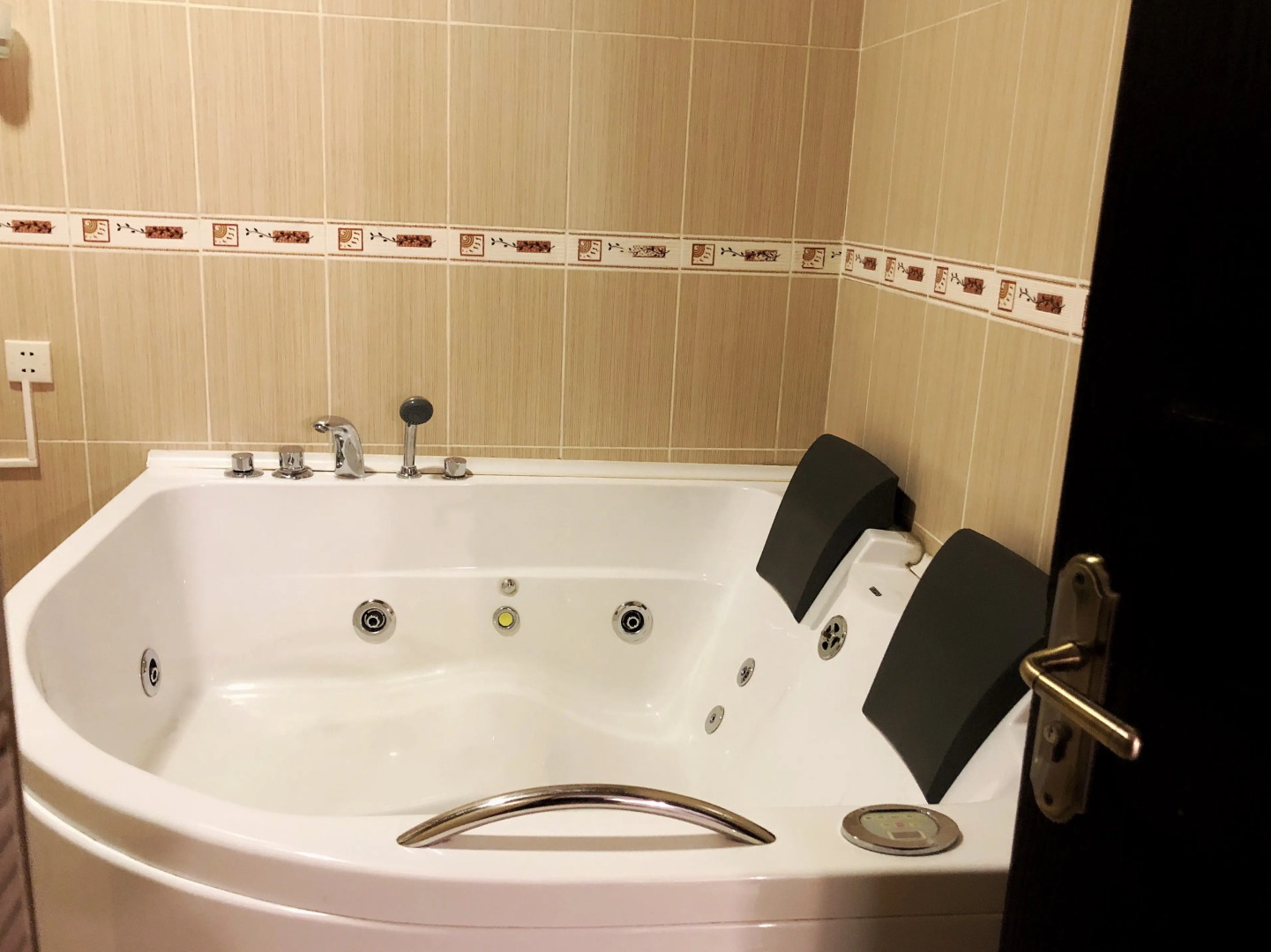 Отель Mgzavrebi