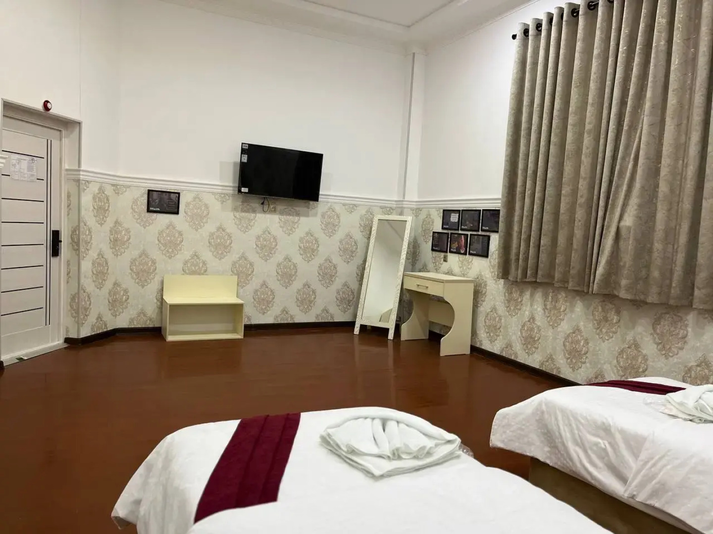 Отель HOME ALONE