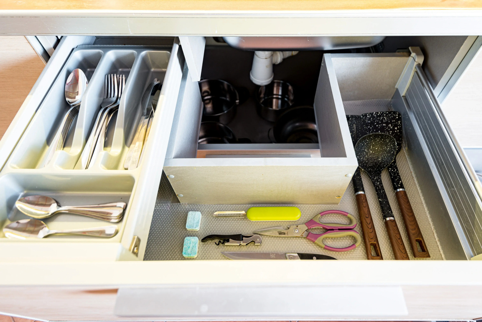 Квартира 2-к просторная в престижном тихом мкр. по Юрьева 8/7 от RentAp, 6 сп.мест