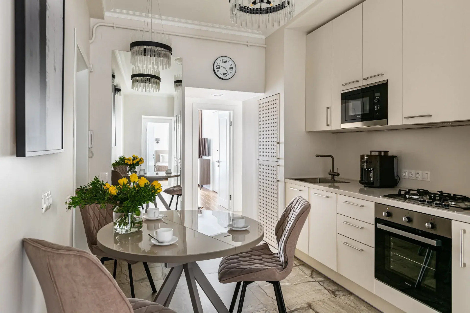 Апартаменты LetYourFlat "Benua" (3 спальни)