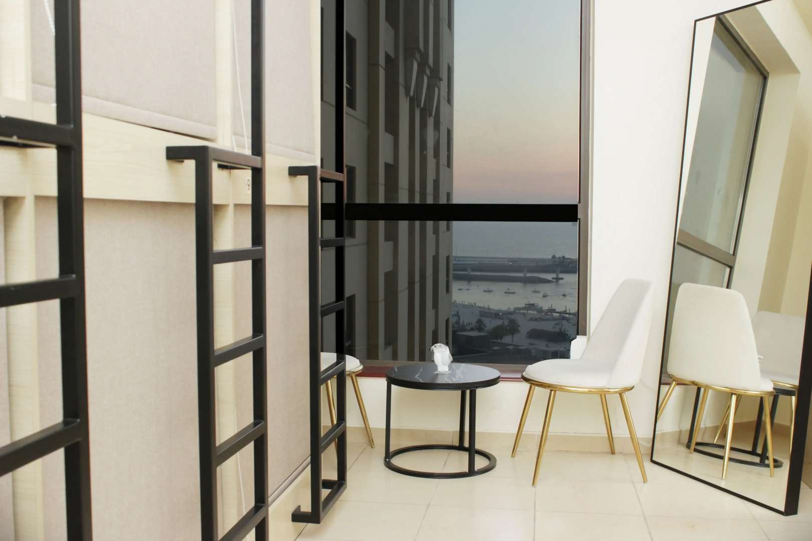 Хостел Boris Capsule JBR