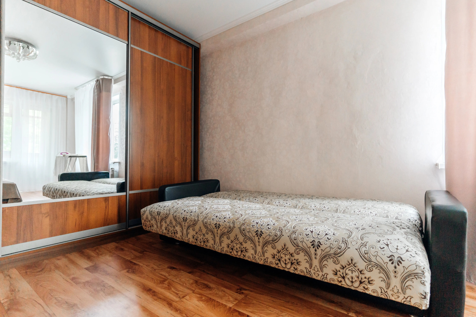 Апартаменты на Маршала Жукова 40