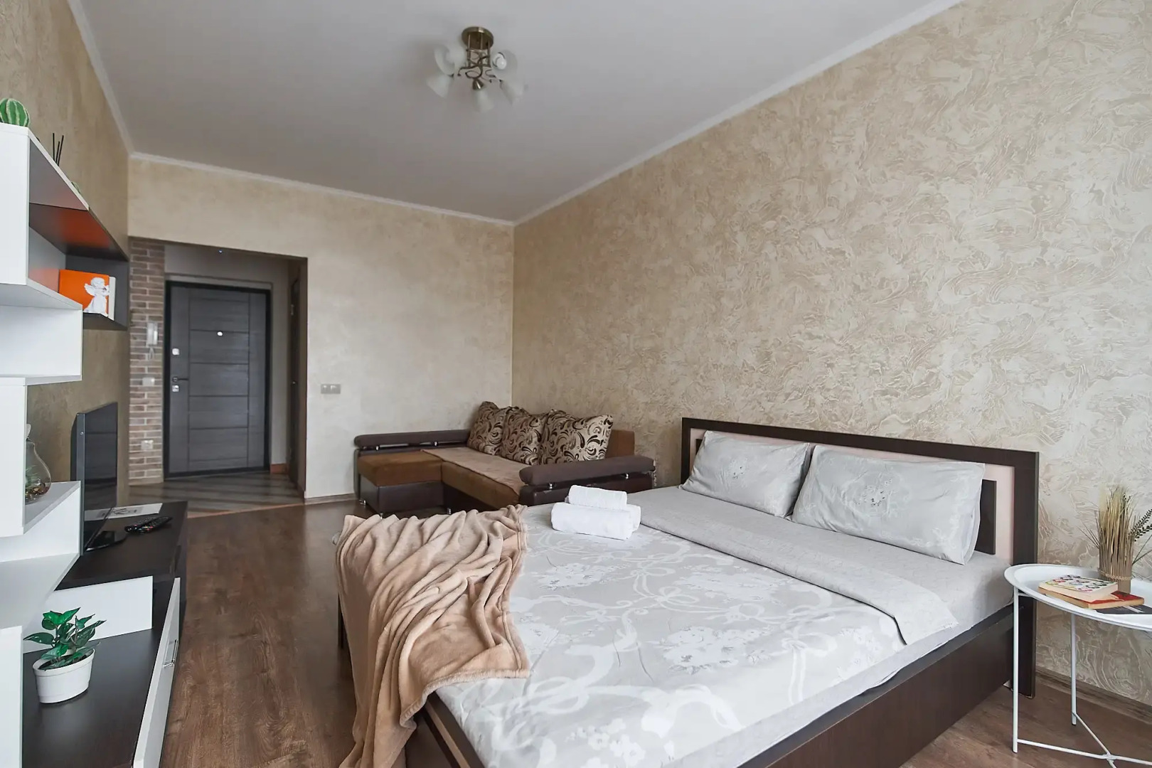 Апартаменты Тимирязева 10 Yellow