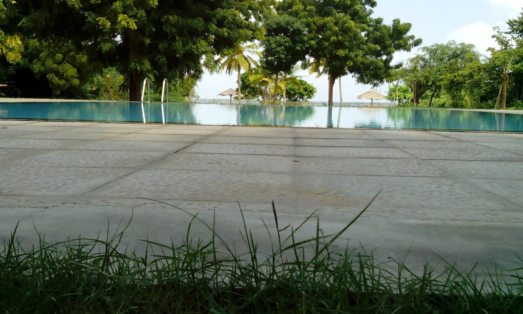 Отель Giman Free Beach Resort