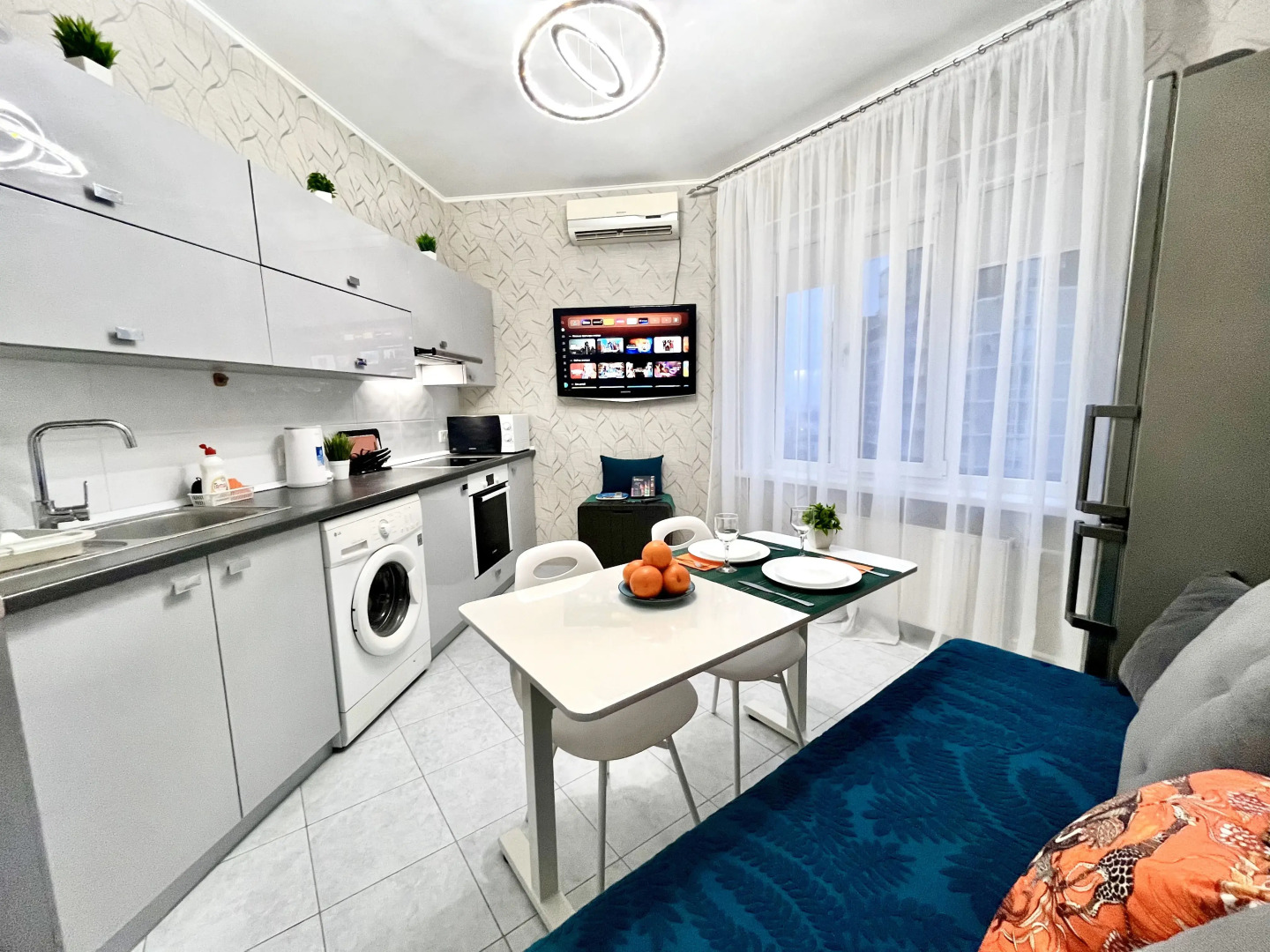 Квартира Светлая евродвушка комфорт-класса в центре Краснодара, ЖК Аврора, панорамный вид с 16 этажа