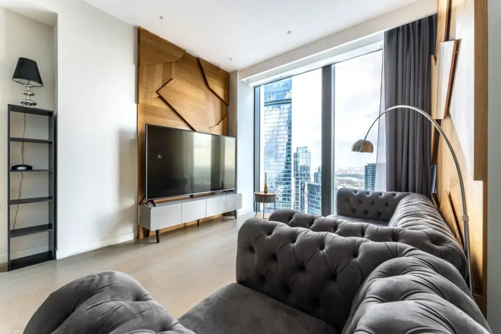 Апартамент на 63 этаже с видом на башни