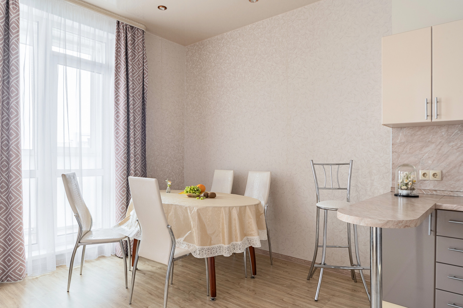 Апартаменты 2-комнатные в центре на Тигровой