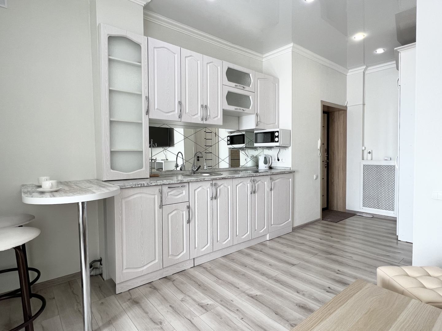 Апартаменты на Камзина 41/3 -1