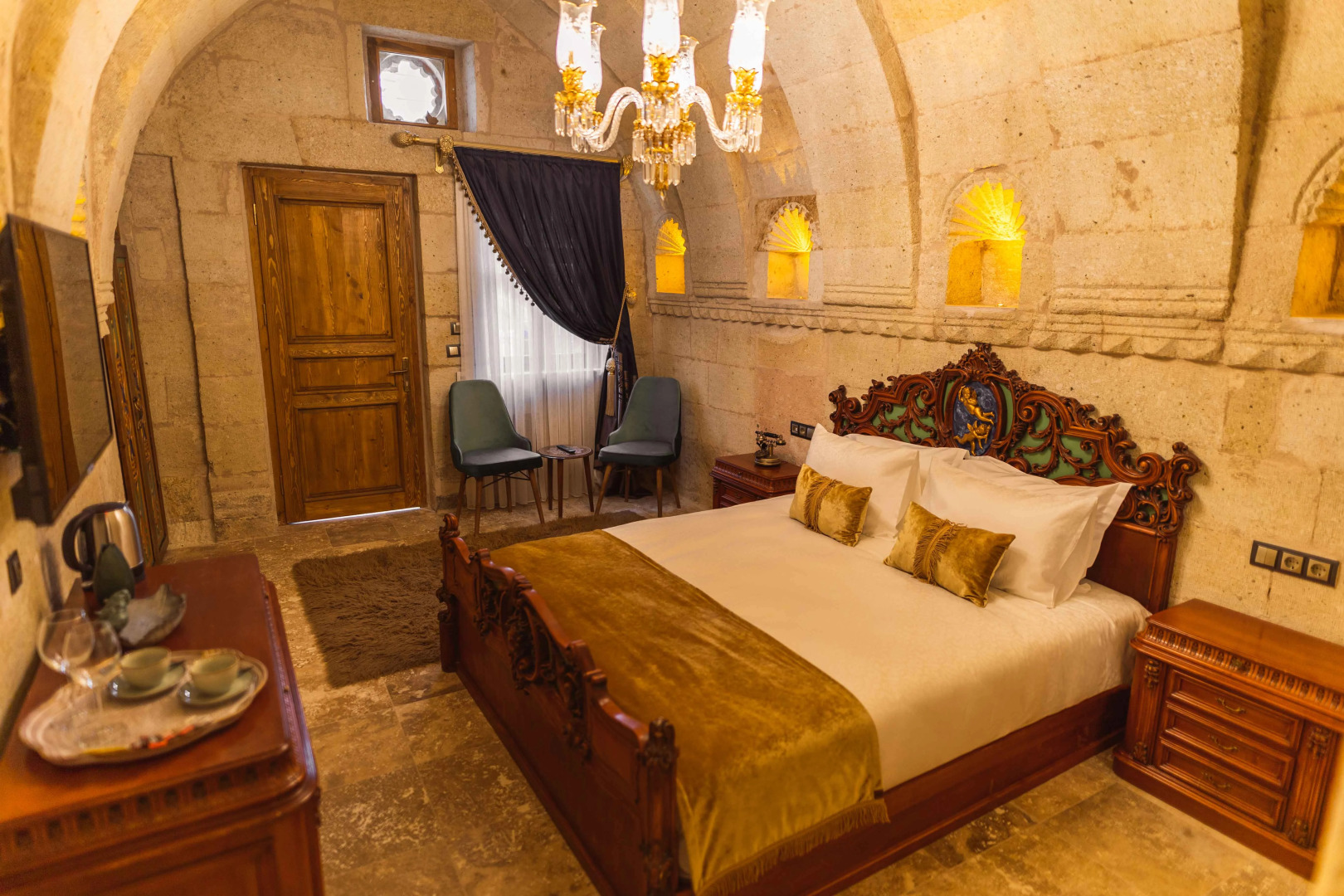 Отель Solo Cave Suites