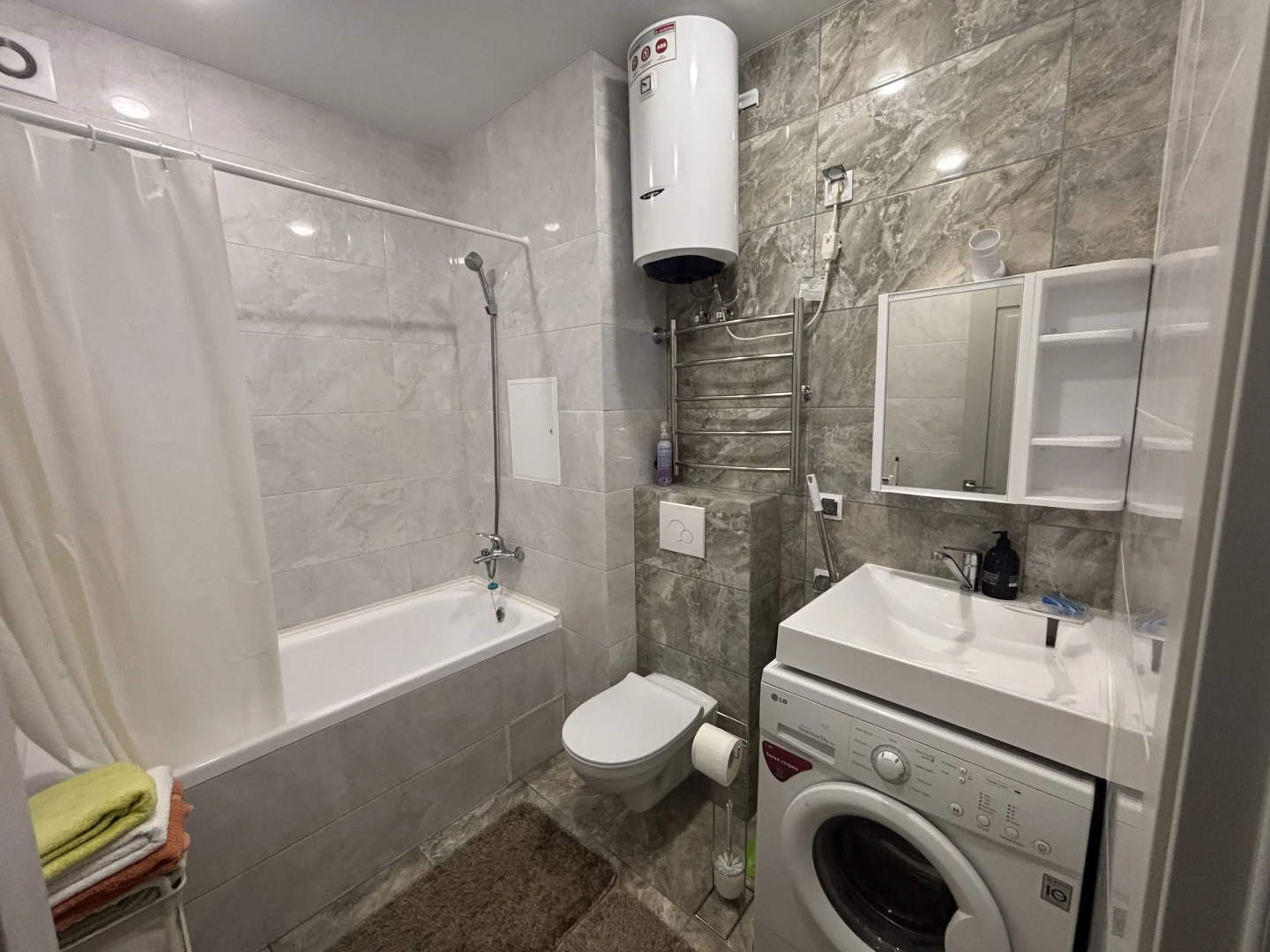 Квартира 2 комнатная на Теслы