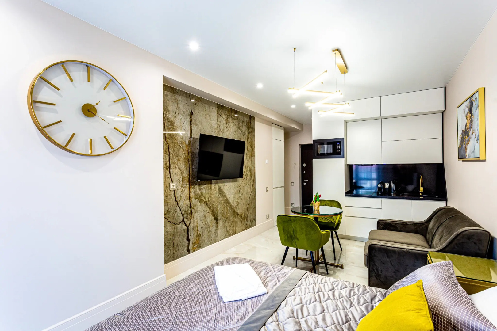 Апартаменты Люкс в Центре Сочи 1