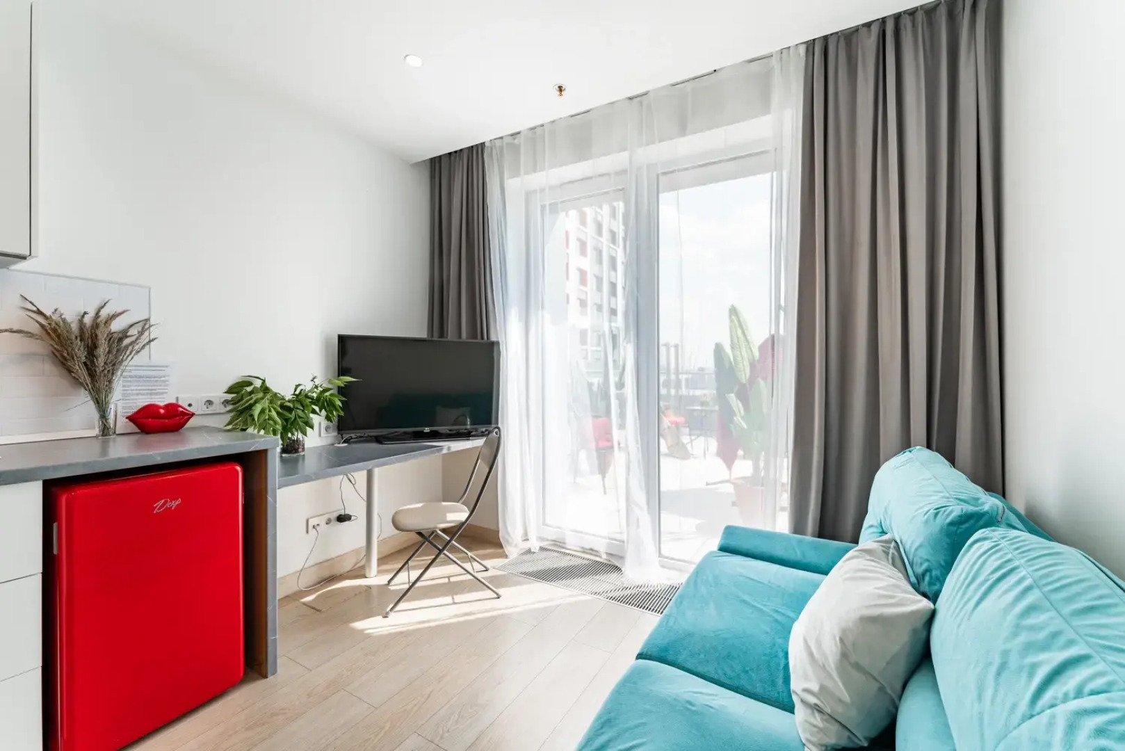 Апартаменты с личной террасой около острова мечты метро Технопарк