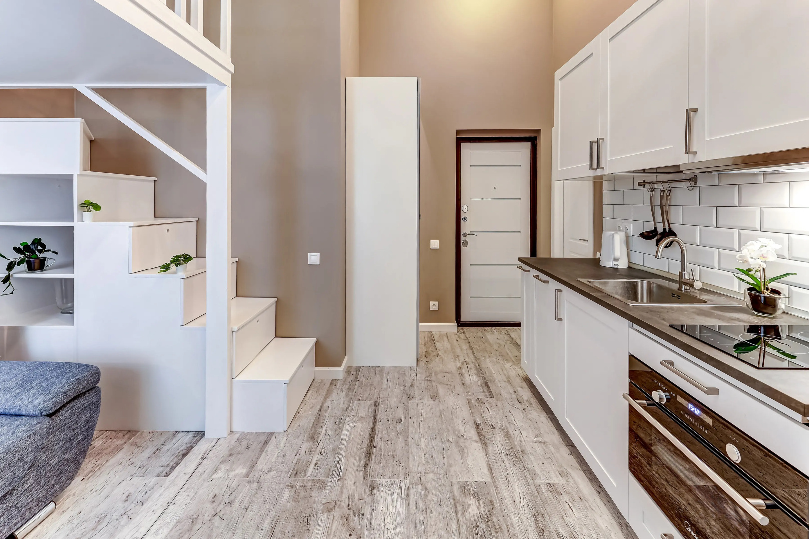 Апартаменты SweetHome на Мойке 40