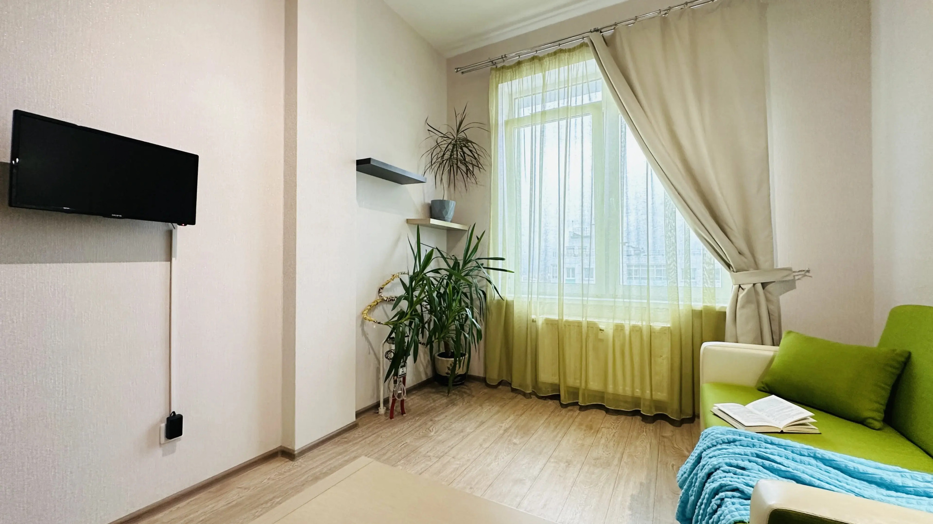 Квартира Уютная Евро-двухкомнатная на 25 этаже