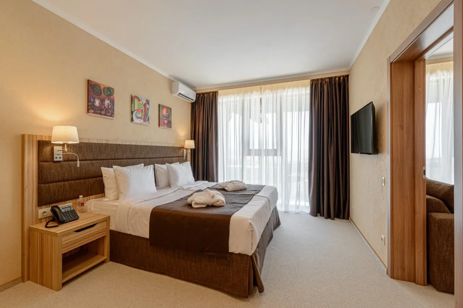 Отель Шато Пино