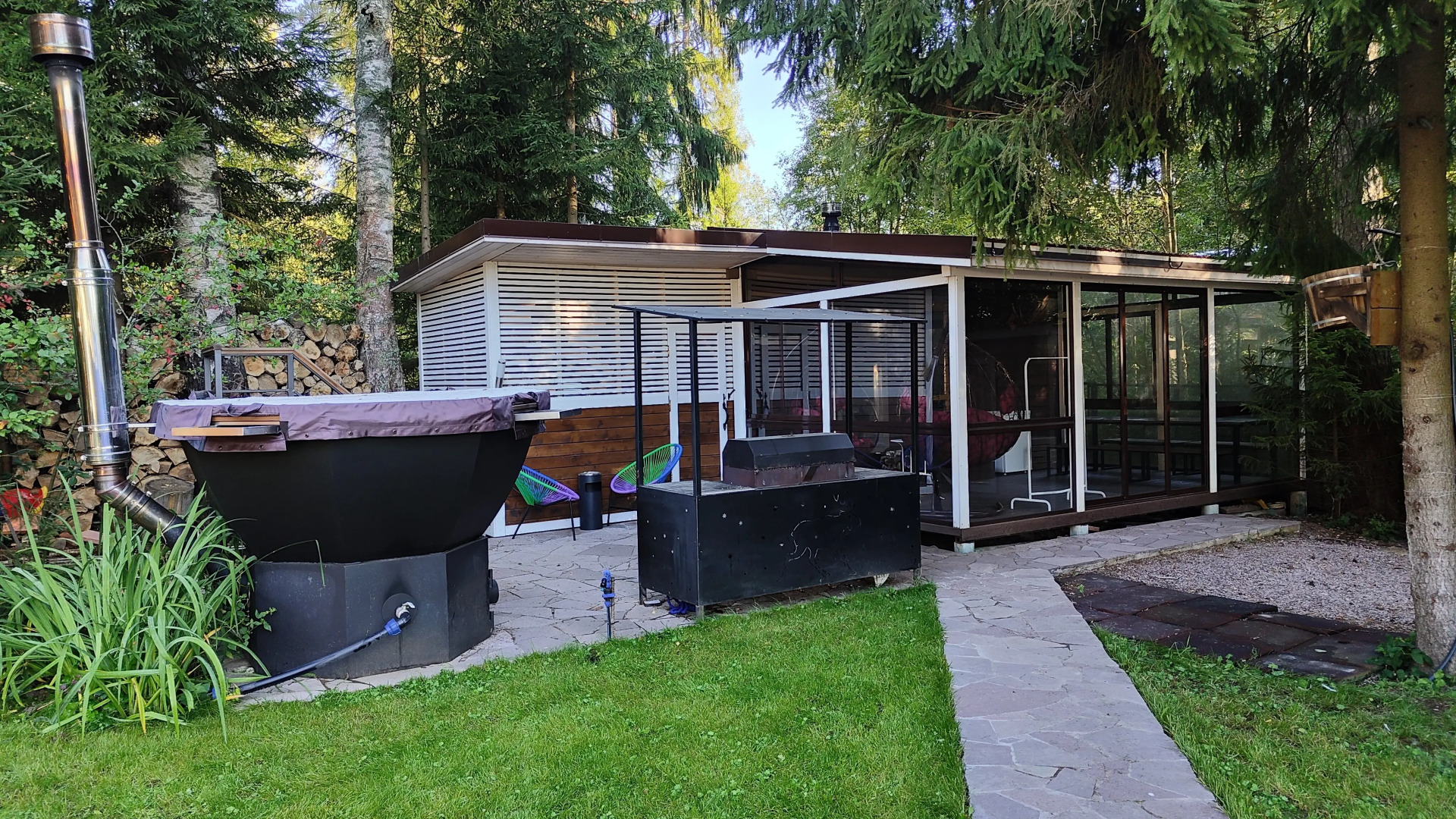 Частный дом Lux 130 кв.м в сосновом лесу на берегу озера в Рощино