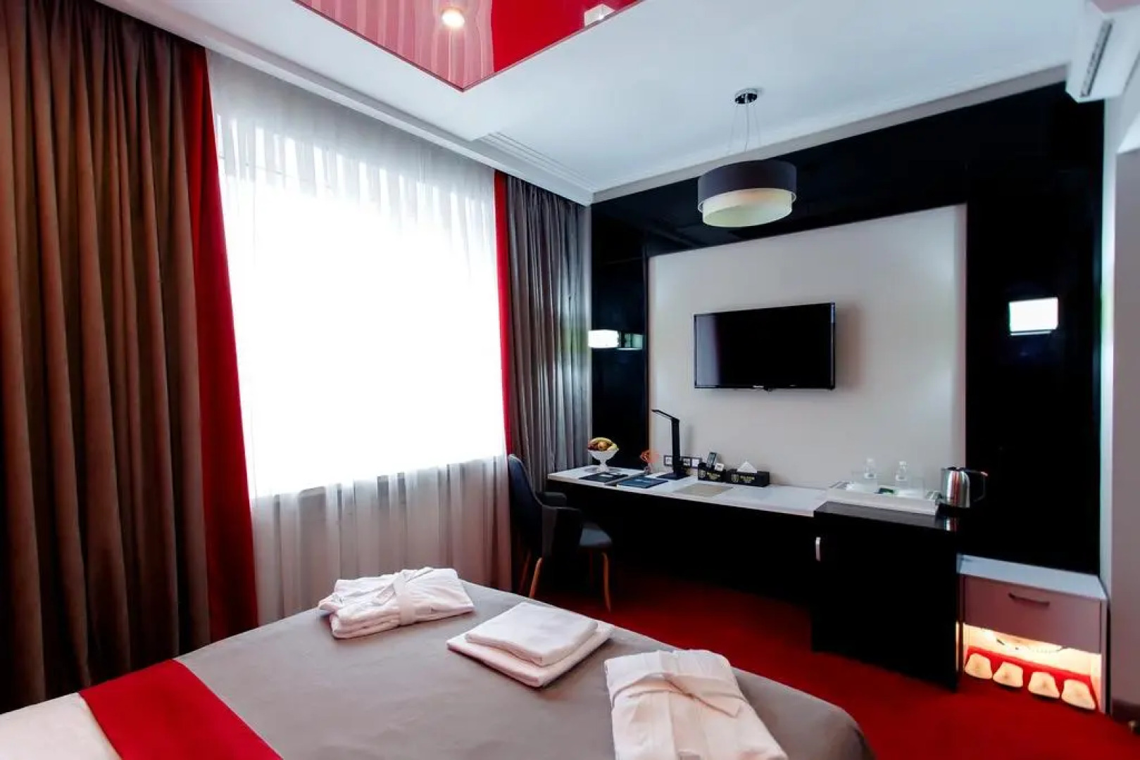 Отель Mildom Premium