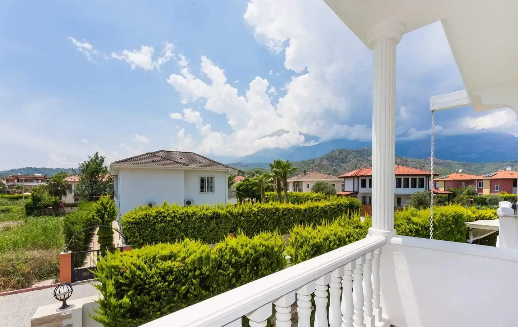 Вилла Gulcatai 334 В Поселке Чамьюва 3+1 Рядом С Морем