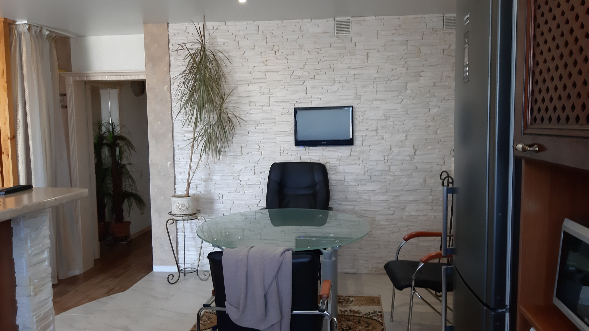 Апартаменты на Правой набережной Сугутки 1